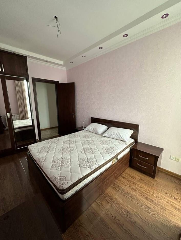 Zurab Gorgiladze Street 9 8