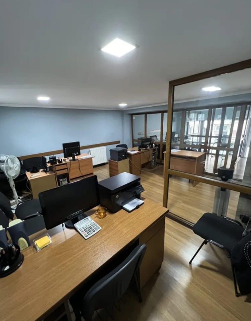 Commercial Office for Rent – Ready-to-Move Workspaces Available (9)