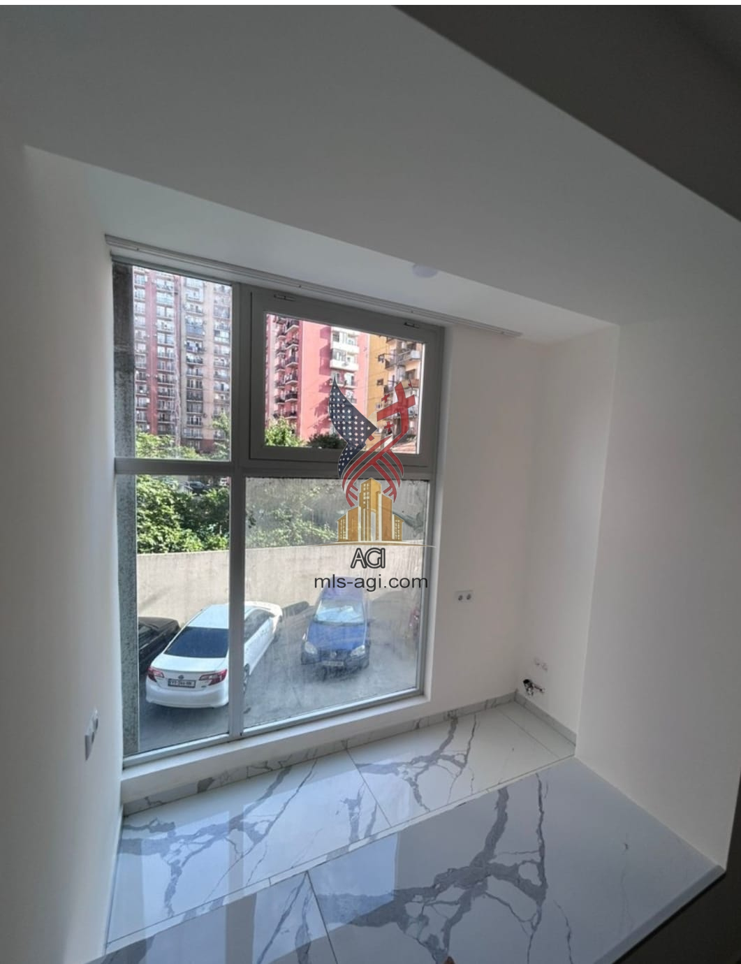 Commercial Room for Long-Term Rent – Ideal for Salon, Office, or Shop (9)