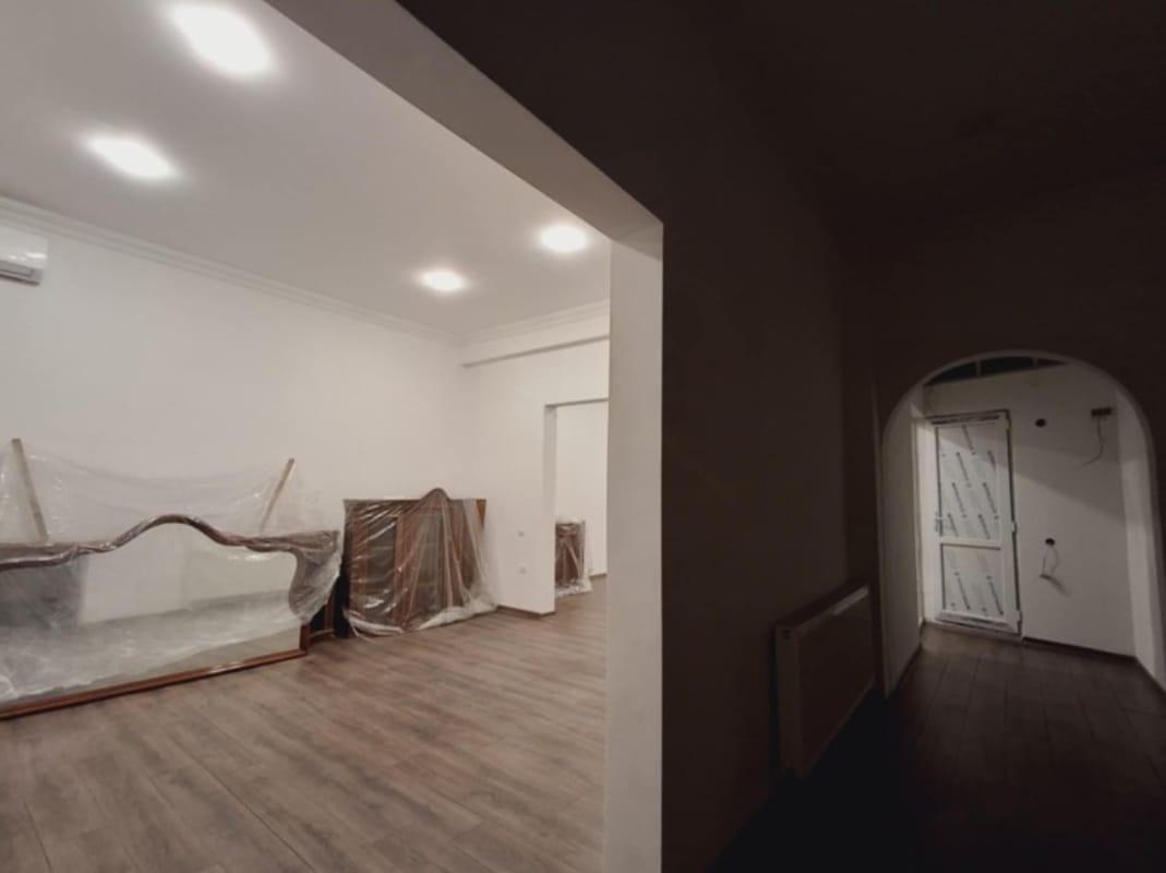Spacious Commercial Offices for Rent – Flexible Terms (8)